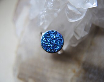 Bague Druzy bleue : lunette réglable en argent sterling rhodié
