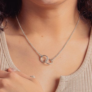 Forever Connected Necklace Chunky Sterling Silver Geometric interconnected linked Round Open Circle Halo Eternity Link Chain Necklace image 1