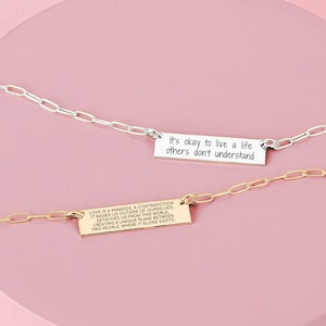 Collar de barra de cotización personalizada de cadena de clip / collar de mensaje grabado personalizado en plata, oro u oro rosa / regalo personalizado para ella