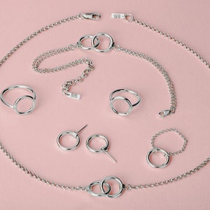 Forever Connected Bracelet Chunky Sterling Silver Geometric interconnected linked Round Open Circle Halo Eternity Link Chain Bracelet image 9