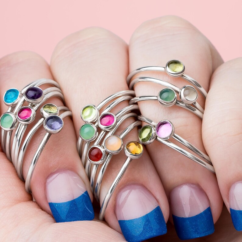 Anello con pietre preziose piccole impilate / Anello con pietra colorata impilabile in argento sterling, sottile e delicato anello impilabile, regalo di compleanno per lei immagine 2