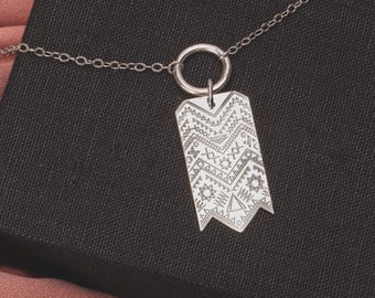 Collar con diseño azteca de MGJ en plata de ley / Colgante tribal bohemio del suroeste largo / Collar tipo suéter