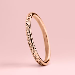 Stapelbare Ringe aus Rohseide | 14K Rose Gold Fill schwere Stapelringe | Gehämmerte Textur Comfort Fit Bands | USA-Größen 4-12