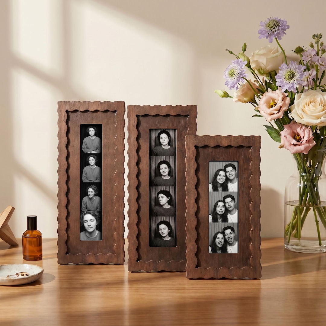 2x8 Dark Wooden Scalloped Photo Booth Frame, Vintage Wavy Edge Polaroid Picture Frame for Photo Strips