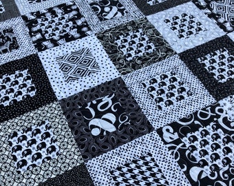 A Little Zoo, Kids Baby Quilt, Black and white prints, modern baby quilt, handmade quilt