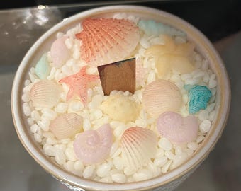 Candela da spiaggia con conchiglie dipinte a mano e stoppino in legno