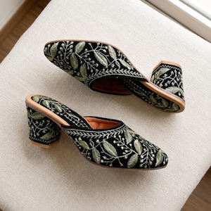 Black Embroidered Jutti Heels, Handmade Floral Indian Mule Shoes, Boho Ethnic Wedding Slip On