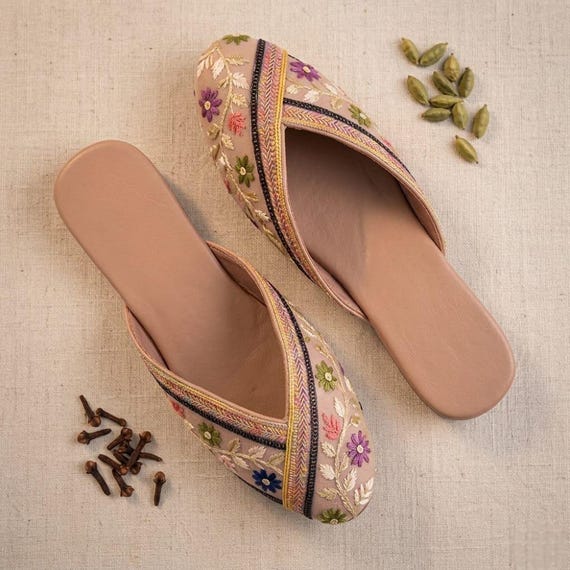 Hand Embroidered Jutti for Women Floral Ethnic Slip-On Shoes Indian Traditional Mojari