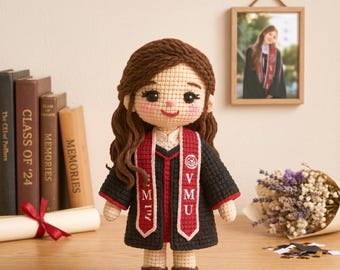 Custom Graduation Crochet Doll, Handmade Graduate Doll Gift, Class of 2026 Keepsake, Look Alike Doll, College Graduation Gift