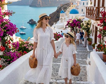 Abiti da spiaggia coordinati per mamma e figlia, vestito estivo bianco con ricami traforati, completo coordinato madre-figlia, abito per vacanze in famiglia