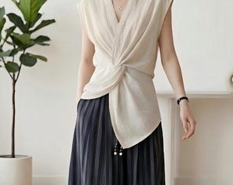 Linnen mouwloze top, zomerblouse met V-hals, linnen overhemd met knoop aan de voorkant, relaxte asymmetrische tuniek, duurzame natuurlijke linnen zwarte linnen top