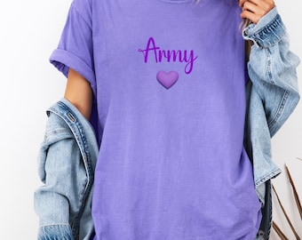 Camiseta morada de concierto de banda de chicos K-pop, Camiseta morada de color cómodo para fans, Camiseta con estética de corazón inspirada en K-pop, Camiseta morada minimalista para fans