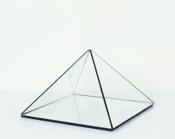 Glaspyramide Vitrine, Kristallpyramide, Pyramide der Heiligen Geometrie, Kristall-Energizer, Schmuckschatulle, Glasterrarium