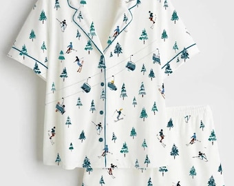 Apres Ski Mountains Satin Pajama Set, Pajamas Après Ski Mountains, Short Sleeve Mountain Pajamas, Pjs Gift for Her Winter Holiday Sleepwear
