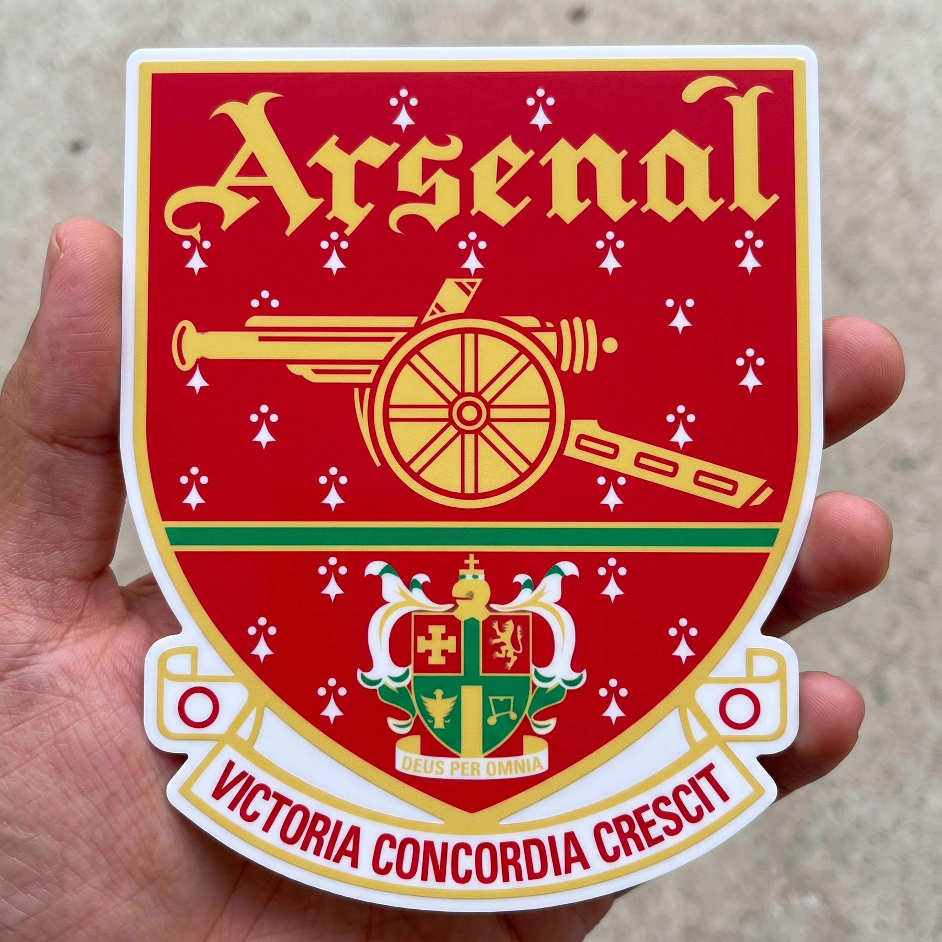 本場アーセナルスタジアム横のオフィシャルショップで買ったステッカー