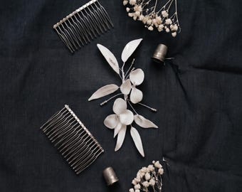 Tocado de Novia Floral Blanco / Enredadera de Pelo Artesanal para Bodas / Accesorio de Pelo para Novia o Invitada Especial /