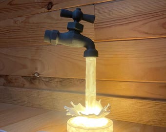 Lampe LED Robinet Flottant "Splash" - Luminaire Design - Illusion d'Optique Déco Originale