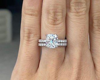 2 CT Cushion Cut Lab Diamond Bridal Ring Set, Tulip Solitaire with Pave Band