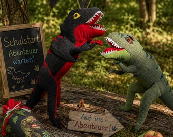 Schultüte Dino Rex aus Stoff in Deinen Wunschstoffen und Namen Schultüte Dino Rex aus Stoff in Deinen Wunschstoffen und Namen