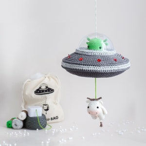 Crochet kit lalylala UFO amigurumi diy music box, flying saucer, alien & cow, SciFi, mystery, space oddity, universe, extraterrestrial image 2