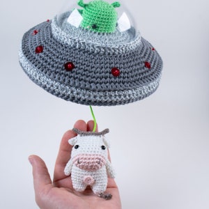 Crochet pattern lalylala UFO / Flying Saucer amigurumi diy music box toy for sci-fi fans, alien, cow, space, funny mobile, nursery deco image 5