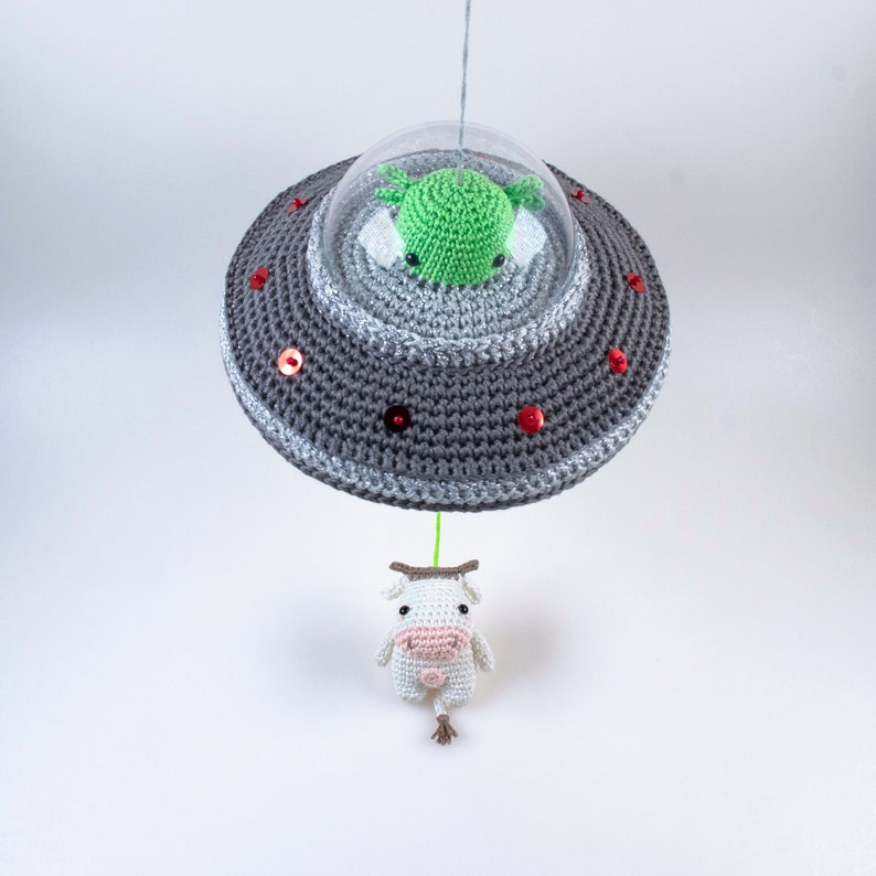 Crochet kit lalylala UFO amigurumi diy music box, flying saucer, alien & cow, SciFi, mystery, space oddity, universe, extraterrestrial image 5