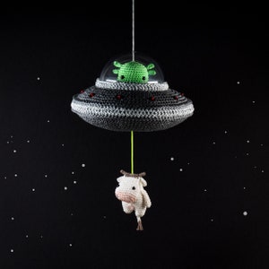 Crochet kit lalylala UFO amigurumi diy music box, flying saucer, alien & cow, SciFi, mystery, space oddity, universe, extraterrestrial image 7