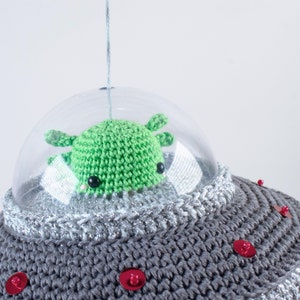 Crochet kit lalylala UFO amigurumi diy music box, flying saucer, alien & cow, SciFi, mystery, space oddity, universe, extraterrestrial image 3