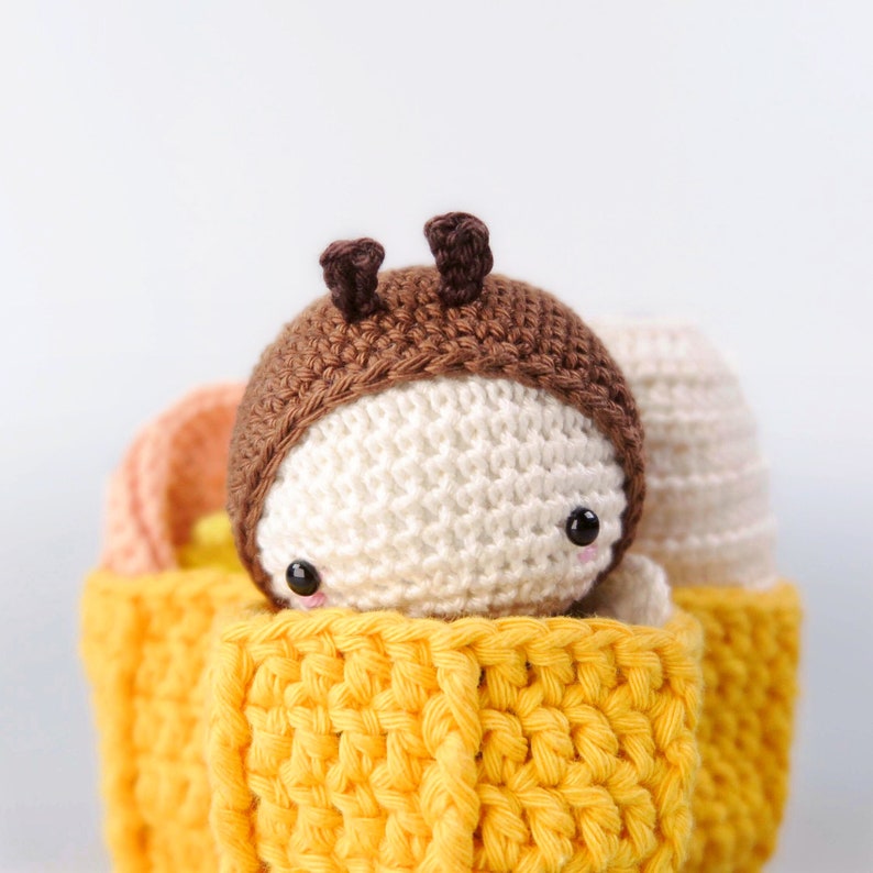 crochet kit lalylala BEE amigurumi diy life cycle honey bee, bumblebee, educational toy kindergarten, gift for beekeper, nature, animal image 4