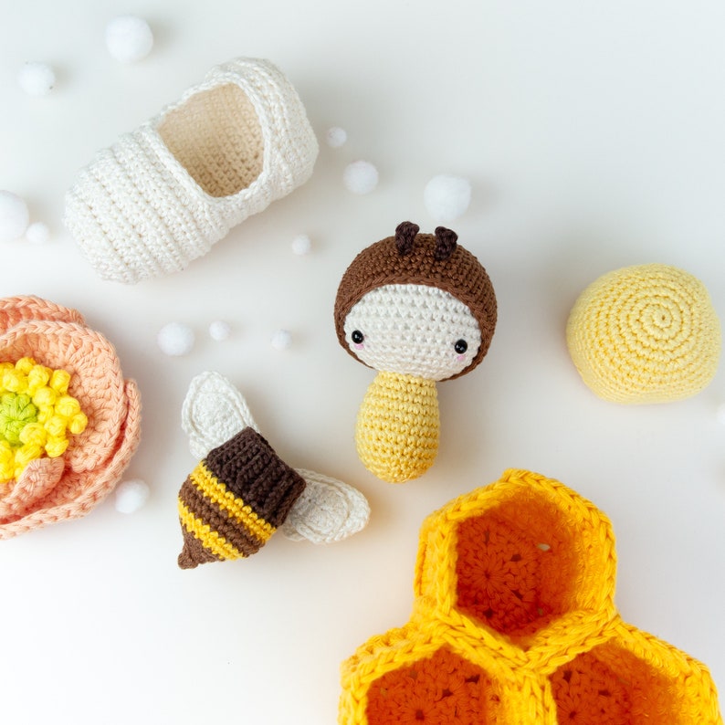 crochet kit lalylala BEE amigurumi diy life cycle honey bee, bumblebee, educational toy kindergarten, gift for beekeper, nature, animal image 5