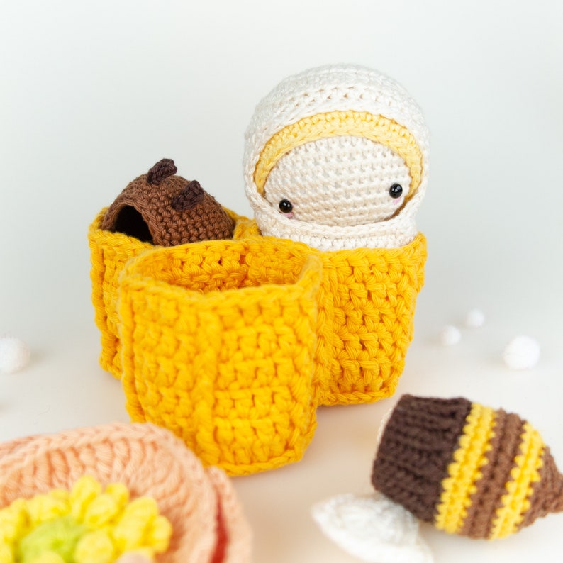 crochet kit lalylala BEE amigurumi diy life cycle honey bee, bumblebee, educational toy kindergarten, gift for beekeper, nature, animal image 7