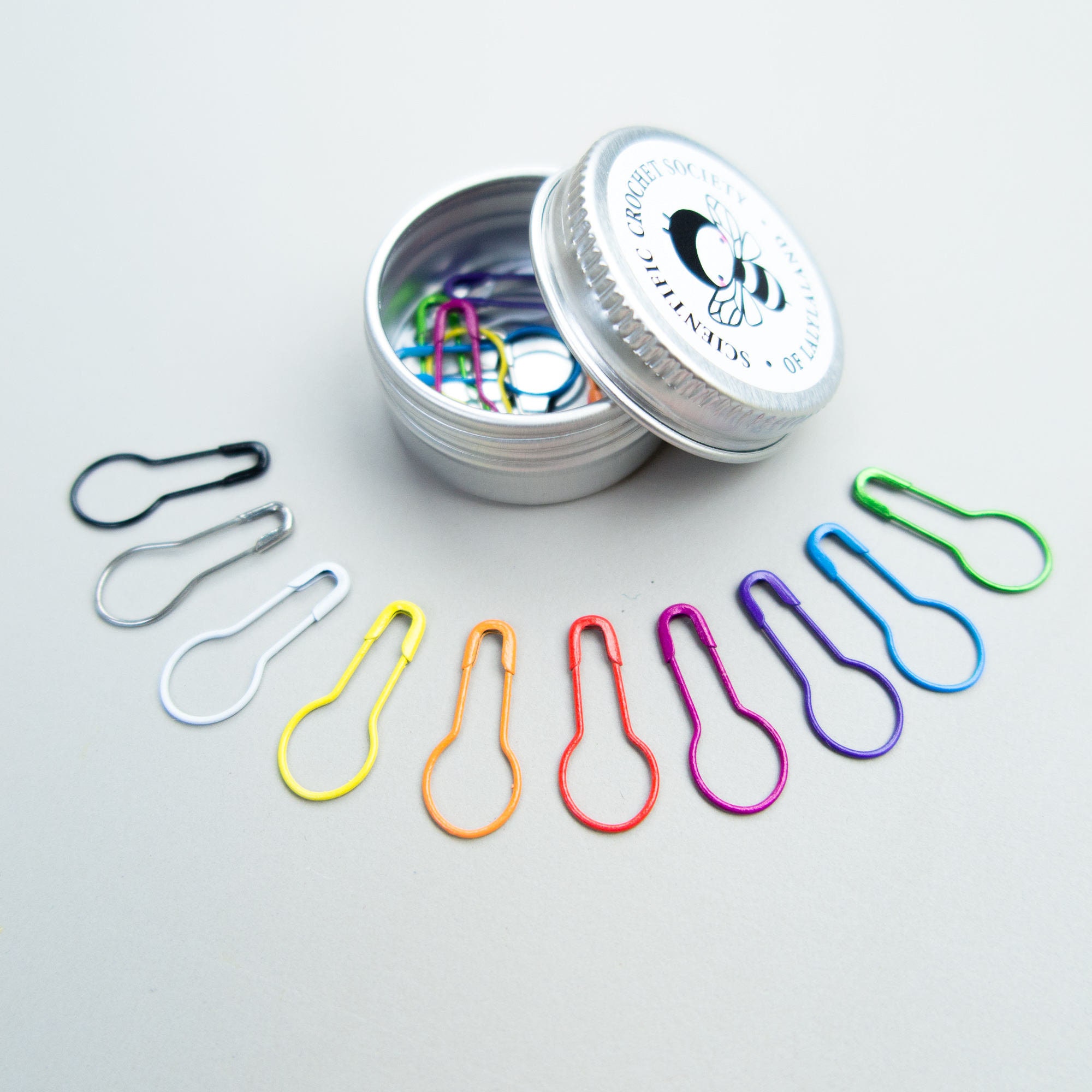 20 Stitch Markers in lalylala tin box • assorted colors: rainbow, gold, black+white, silver, safety pins, pear shape, crochet & knitting