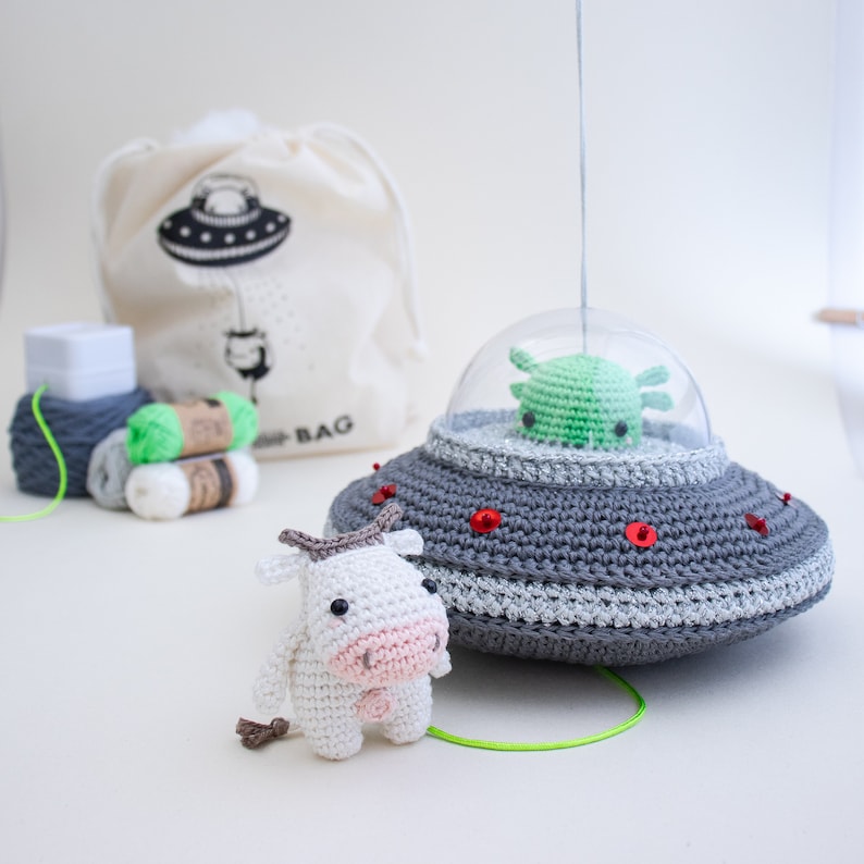 Crochet pattern lalylala UFO / Flying Saucer amigurumi diy music box toy for sci-fi fans, alien, cow, space, funny mobile, nursery deco image 3