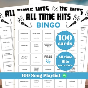Puede incluir: Un montón de tarjetas de bingo blancas con el texto "ALL TIME HITS BINGO" en negro y azul. Las tarjetas presentan títulos de canciones de los años 60 a los 2000, con un círculo azul que indica "100 tarjetas".