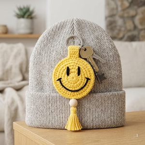 Peut inclure: Panneau en bois rustique avec l'inscription "Welcome to our home" en lettres blanches. Le panneau présente une finition vieillie et un design simple et accueillant, idéal pour la décoration d'entrée.