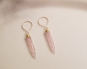 Orecchini in quarzo rosa, pietra dell'amore, pendenti in quarzo rosa grezzo, orecchini con pietre preziose, regalo per lei, orecchini lunghi in cristallo, gioielli in quarzo rosa