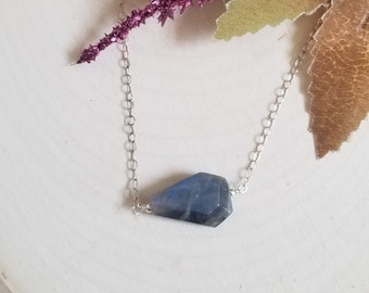 Labradorite Necklace, Gift for Her, Healing Crystal, Minimal Labradorite Necklace Sterling Silver, Thin Gold Chain Necklace