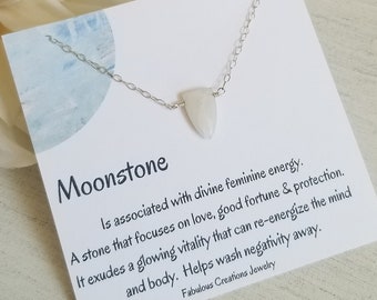 Moonstone Pendant Necklace, Dainty Gemstone Pendant, Gemstone Bohemian Jewelry, Gift for Her, Unique Stone Necklace, Moonstone Necklace