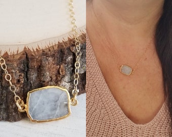 Moonstone Necklace, Moonstone Crystal Pendant Necklace, Gift for Sister, Gold Moonstone Choker, Birthday Gift Idea, Healing Crystal Jewelry