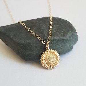 Sunflower Necklace, Gold Sunflower Pendant Necklace, Sunflower Jewelry, Everyday Necklace, Flower Necklace, Gift for Her, Layering Necklace