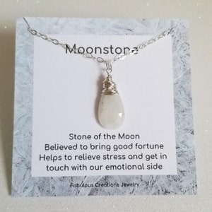 Collana con ciondolo solitario in pietra di luna naturale, pietra portafortuna di giugno, pietra energetica femminile, set di collana e biglietti, regalo di compleanno,