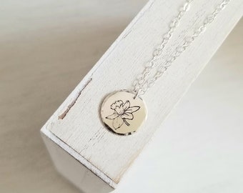 March Birth Flower Necklace, Birth Month Flower, March Birthday Gift, Gold Coin Necklace, Daffodil Pendant Necklace, Birth Flower Jewelry