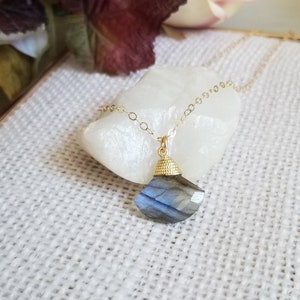 Labradorite Necklace, Labradorite Pendant Necklace, Boho Layering Gemstone Necklace, Natural Gemstone Jewelry, Healing Necklace