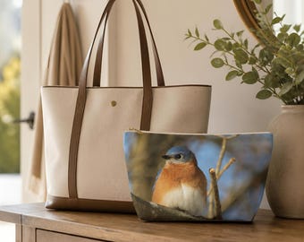 Pochette porta accessori Eastern Bluebird, regalo per amanti degli uccelli, trousse per il trucco ispirata alla natura, pochette da viaggio con animali selvatici, regalo a tema bosco.