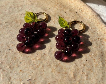 Lampwork handgefertigte Glastraube Ohrringe - Obst baumeln Tropfen Hoop- Bunter Boho Sommer Schmuck