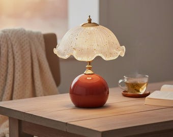 Tischleuchte in Blütenform mit warmem Licht, stilvolle Glas-Dekoration für Ihr Zuhause