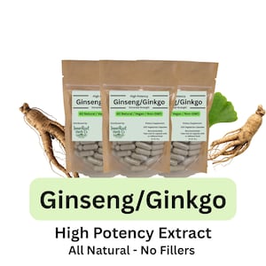 Puede incluir: Tres bolsas de cápsulas de Ginseng/Ginkgo con el texto "High Potency Extract" y "All Natural - No Fillers". La imagen también muestra raíces de ginseng y una hoja de ginkgo.