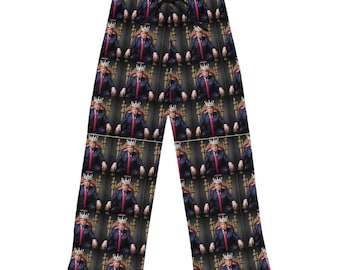 Hombre con corona, foto, pantalones de pijama / Retrato de celebridad con estampado integral