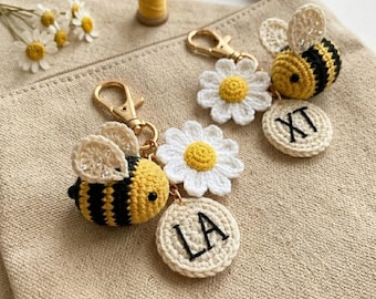 Personalized Bee Daisy Crochet Keychain, Custom Initial Amigurumi Bag Charm, Backpack Accessory