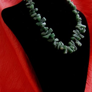 Necklace for womens gift for her mothers day gift  emerald color necklace Mom statement green aventurine stone Hawaiian cut chocker beaded